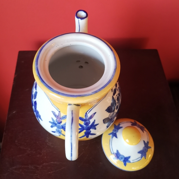 Vintage Ceramic Blue and Yellow Tea Pot / Coffee Pot - Picture 3 of 7